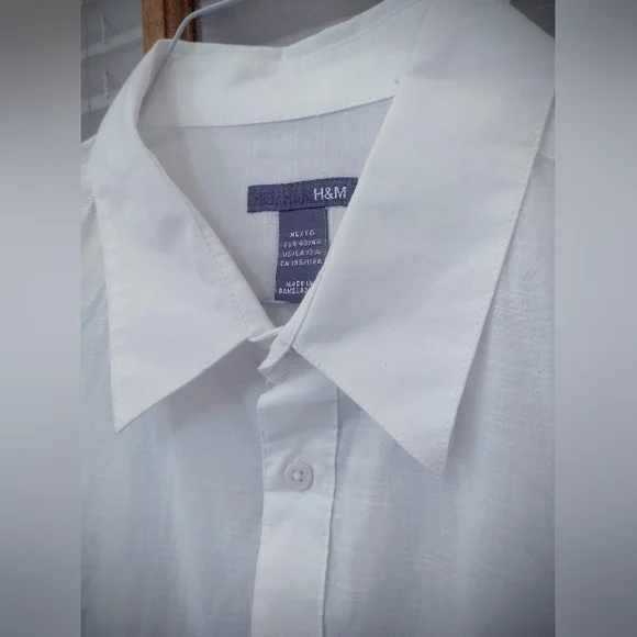 Brand New H&M Men's XL Collared White Button-Down, Light Summer Shirt NWOT - Picture 2 of 10